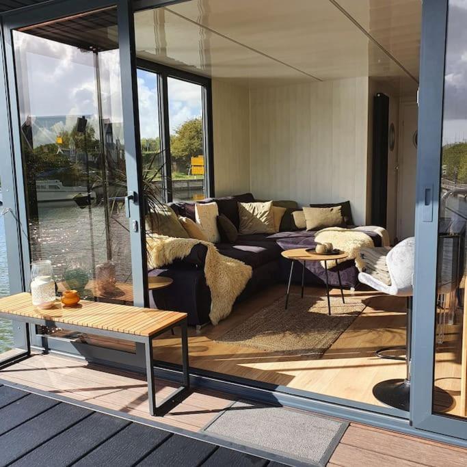 莫尼肯达姆 Modern, Brand New Houseboat Near Amsterdam酒店 外观 照片